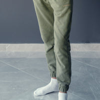 THE CLASSIC JOGGER // OLIVE GREEN